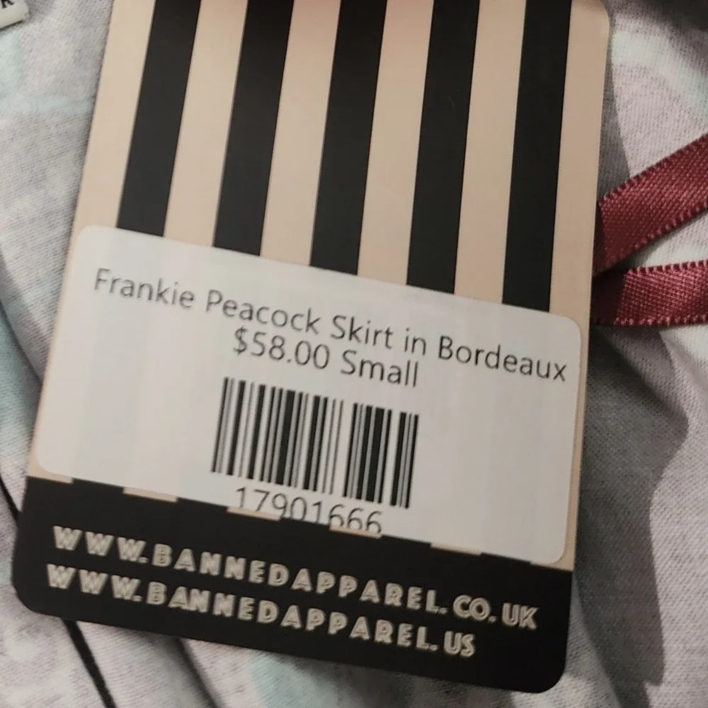 Banned Apparel Frankie Peacock Skirt Women's Small Bordeaux Purple Pleated NWT - Picture 6 of 7